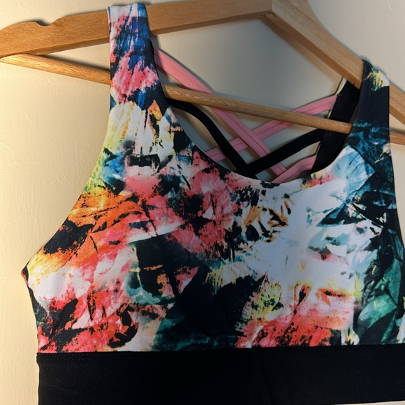 Spalding Colorful Size Medium Sports Bra - Picture 2 of 10